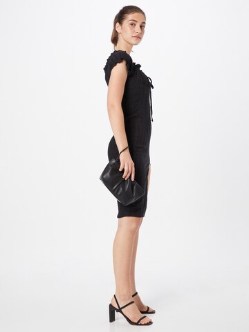 Love Triangle - Vestido en negro