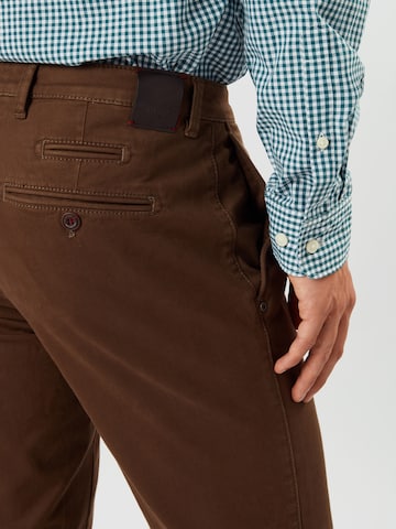 Regular Pantalon chino 'Fabio' BRAX en marron