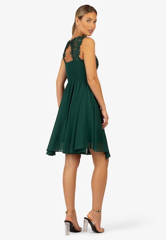 APART Koktejlové šaty – zelená