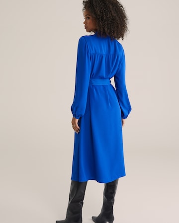 Rochie de la WE Fashion pe albastru