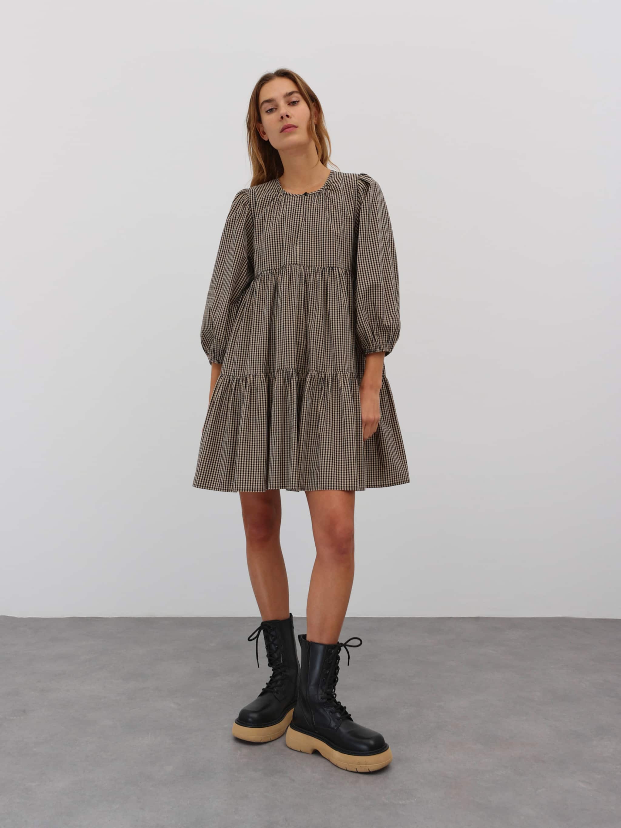 EDITED Produits Robe 'Joanna' beige foncé
