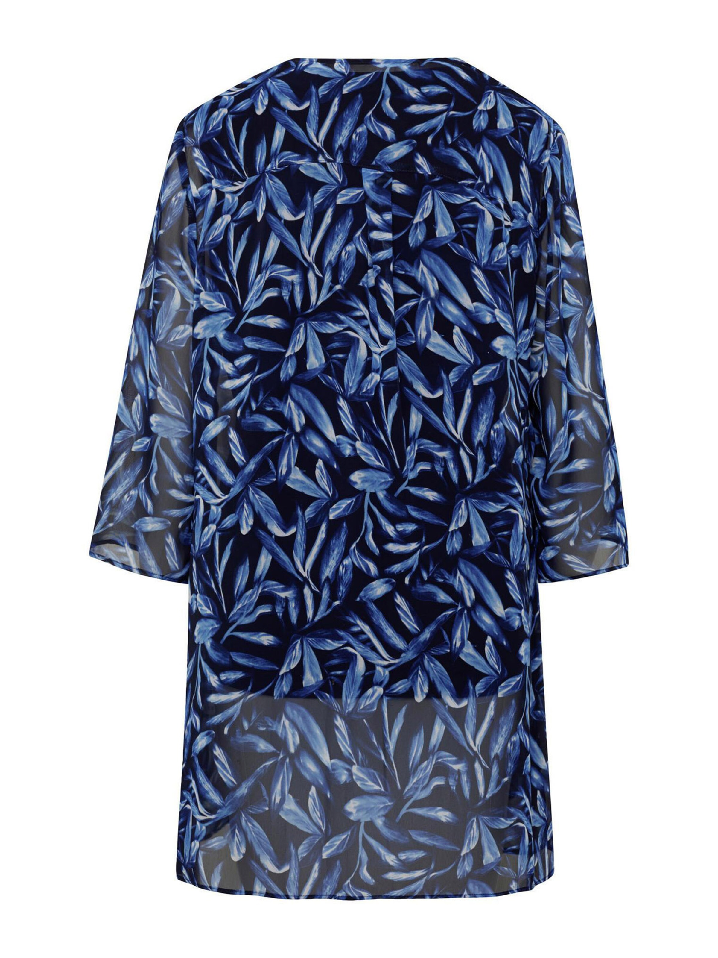 Goldner Tunika in Blau