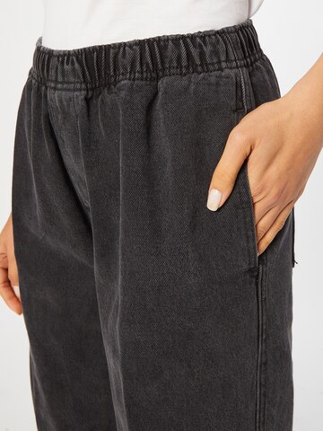 Obey Loosefit Farkut värissä musta