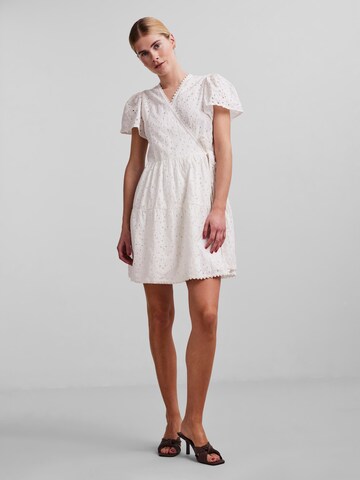 Y.A.S Letní šaty 'Lohri' – bílá