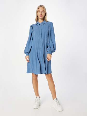 KAREN BY SIMONSEN Skjortklänning 'Frosty' i blå: framsida