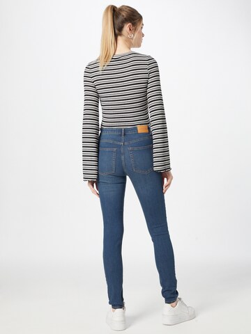 Skinny Jeans de la Monki pe albastru