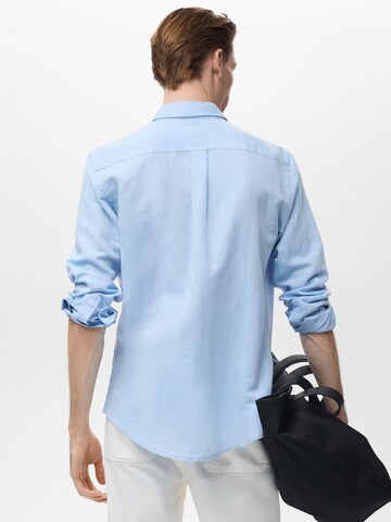 MANGO MAN Regular fit Button Up Shirt 'AVISPA' in Blue