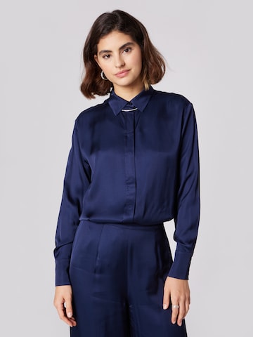 Guido Maria Kretschmer Women Blouse 'Fabiola' in Blauw: voorkant