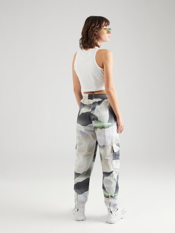 Effilé Pantalon de sport 'City Escape' ADIDAS SPORTSWEAR en gris