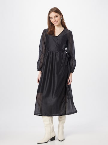 Robe 'Amora' modström en noir : devant