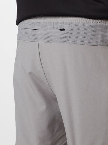 Superdryregular Sportske hlače - siva boja
