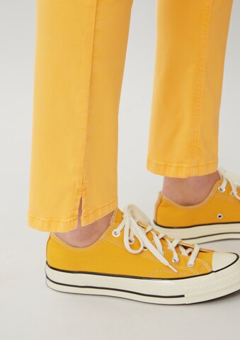 Coupe slim Pantalon comma casual identity en jaune