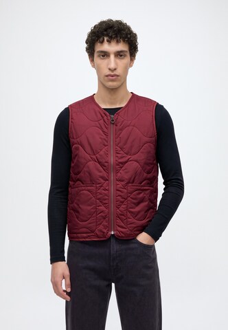 Gilet di s.Oliver in rosso: frontale