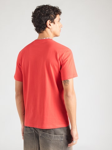 MUSTANG Μπλουζάκι 'Austin' σε κόκκινο