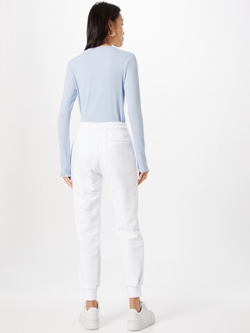 GCDS - Tapered Pantalón en blanco