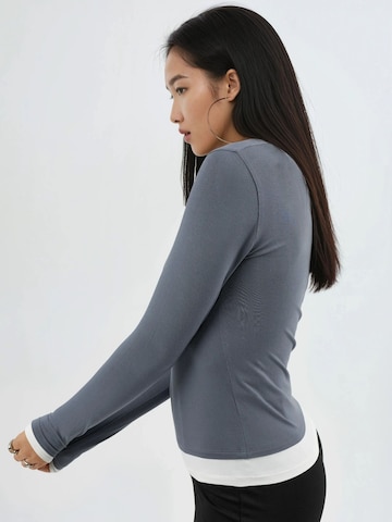 Camicia da donna di Busem in grigio