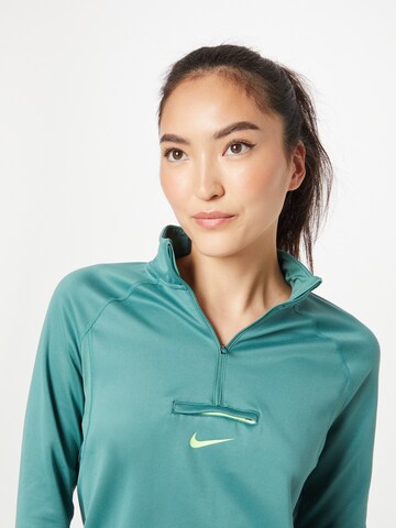 NIKE Funkcionalna majica | zelena barva