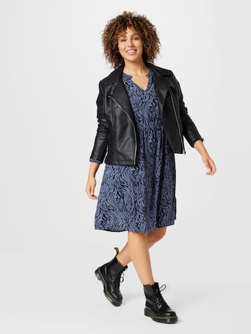 ABOUT YOU Curvy Jurk 'Jillian' in Blauw