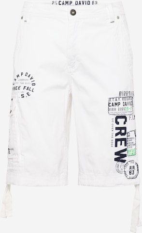 CAMP DAVID Regular Shorts in Weiß: predná strana