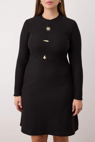 Robe Trendyol Curve en noir