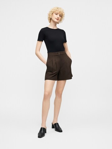 PIECES - regular Pantalón plisado 'PCBosella' en marrón