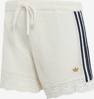 Pantalon 'Resort' ADIDAS ORIGINALS en blanc : devant
