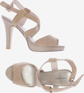 Pier One Sandalen 41 in Beige: predná strana