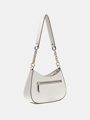 Borsa a spalla 'Carrie' di GUESS in bianco