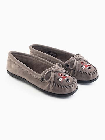 Minnetonka Moccasin 'Thunderbird' in Grey