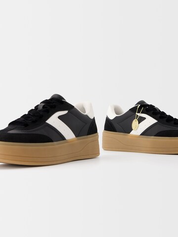 Bershka Platform trainers in Black