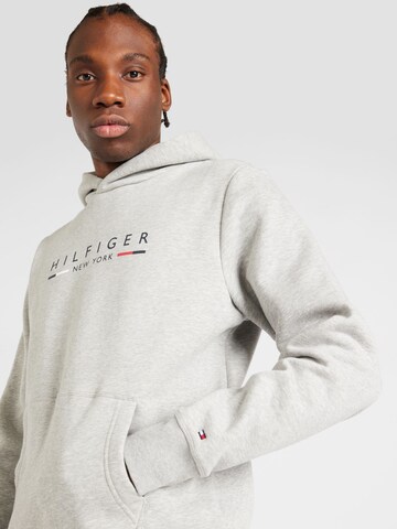 Sweat-shirt 'NEW YORK' TOMMY HILFIGER en gris