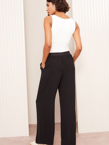 Friends Like These Широкий Брюки со складками в Черный