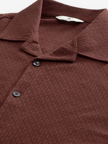 Next T-shirt i brun