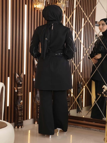 MODAMIHRAM Tunic in Black