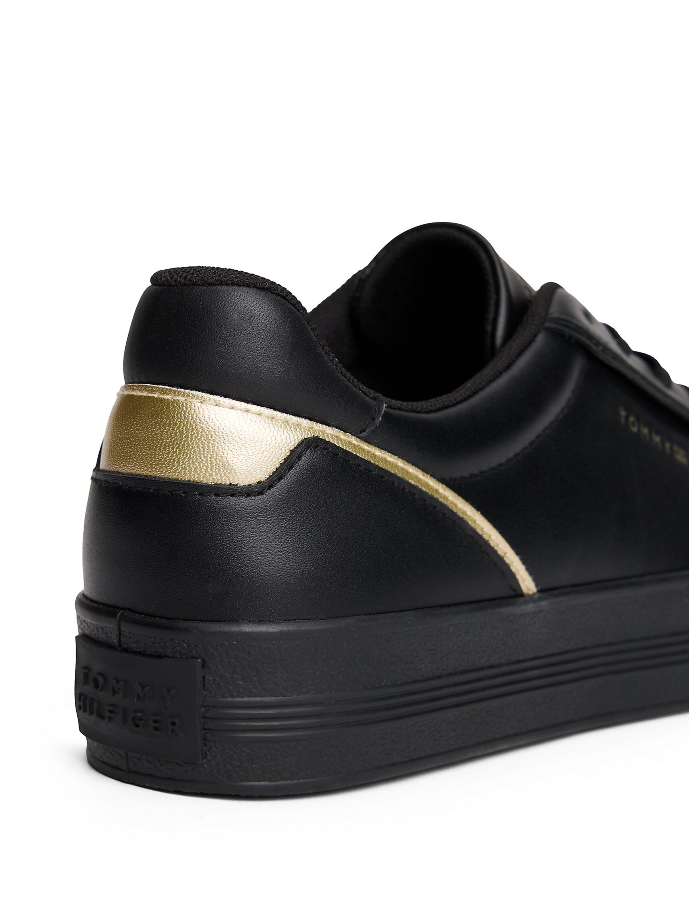 TOMMY HILFIGER Sneaker in Schwarz