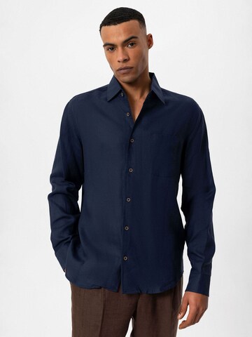 Coupe regular Chemise Antioch en bleu : devant