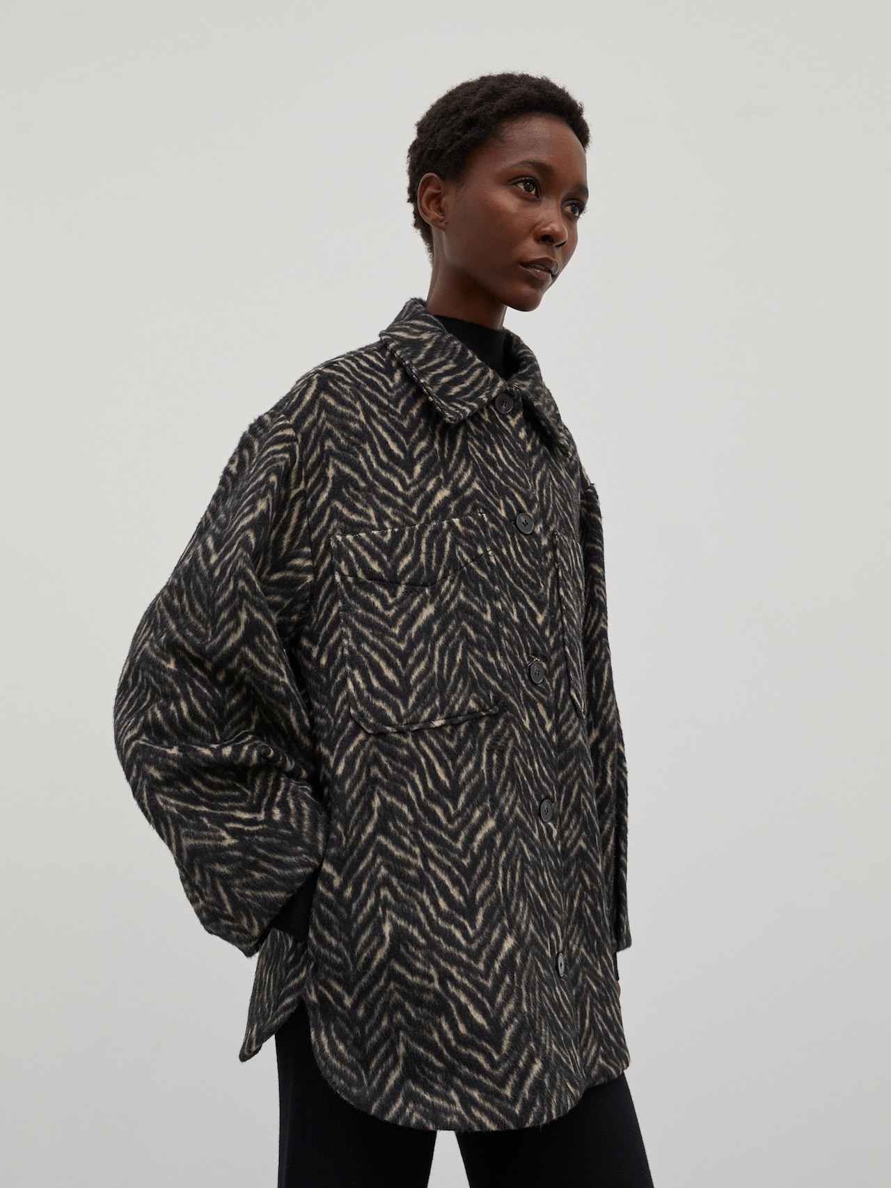 EDITED Produkte Jacke 'Amelia' schwarz