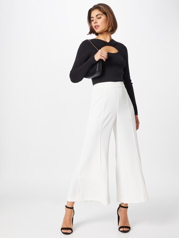 Wide leg Pantaloni de la Twinset pe alb