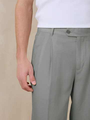 Next Regular Hose 'N.Premium' in Grün