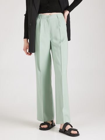 Tally Weijl Loose fit Pleat-Front Pants in Green: front