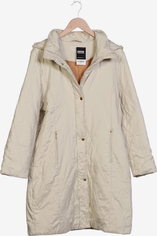 Marks & Spencer Jacket & Coat in XXL in White: front