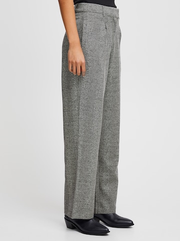 ICHI Regular Pleated Pants 'KATE' in Grey: front