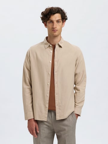 Slim fit Camicia 'SLHOWEN' di SELECTED in beige: frontale