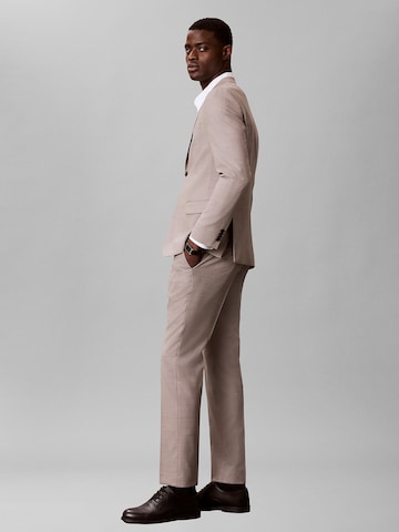 Coupe slim Pantalon à plis Calvin Klein en beige