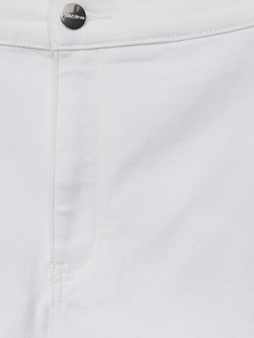 Coupe slim Jean Pull&Bear en blanc