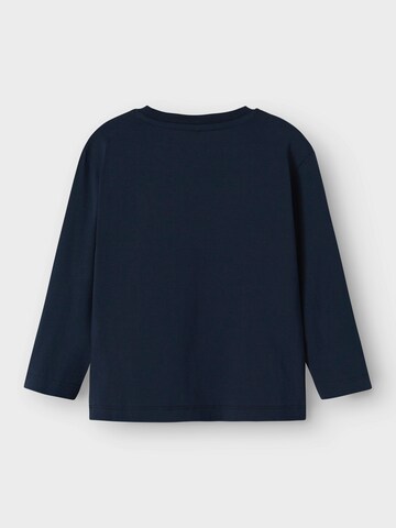 Tricou 'NMMAMAN BLAZE' de la NAME IT pe albastru