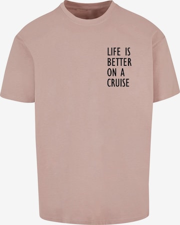 T-Shirt 'Life Is Better' Merchcode en rose : devant
