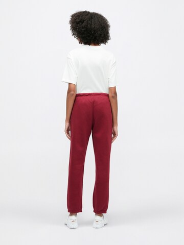 Jordan Tapered Trousers 'BRKLN FLC' in Red