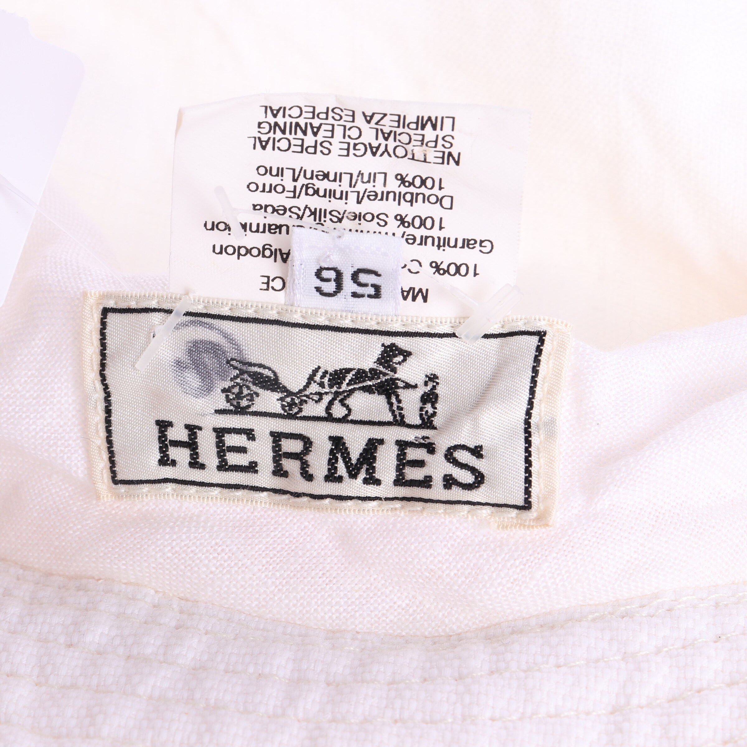 HERMÈS Hat & Cap in S in Red