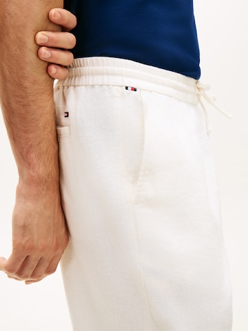 Effilé Pantalon TOMMY HILFIGER en jaune